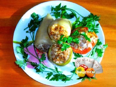 Перцы фаршированные мясом и рисом